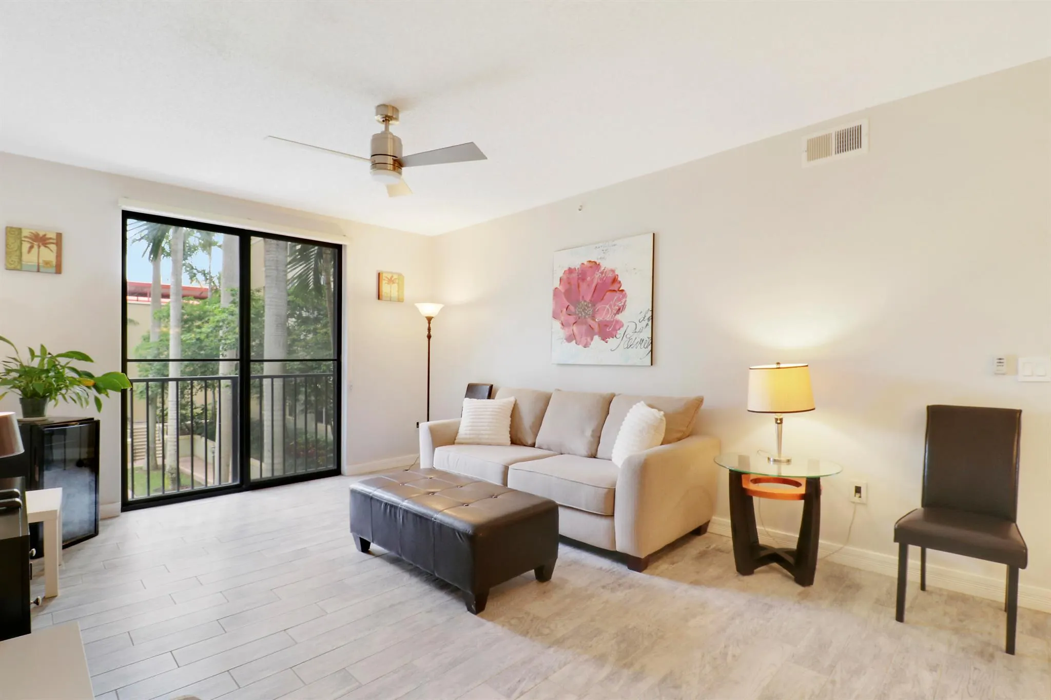 720 S Sapodilla Avenue, #208
