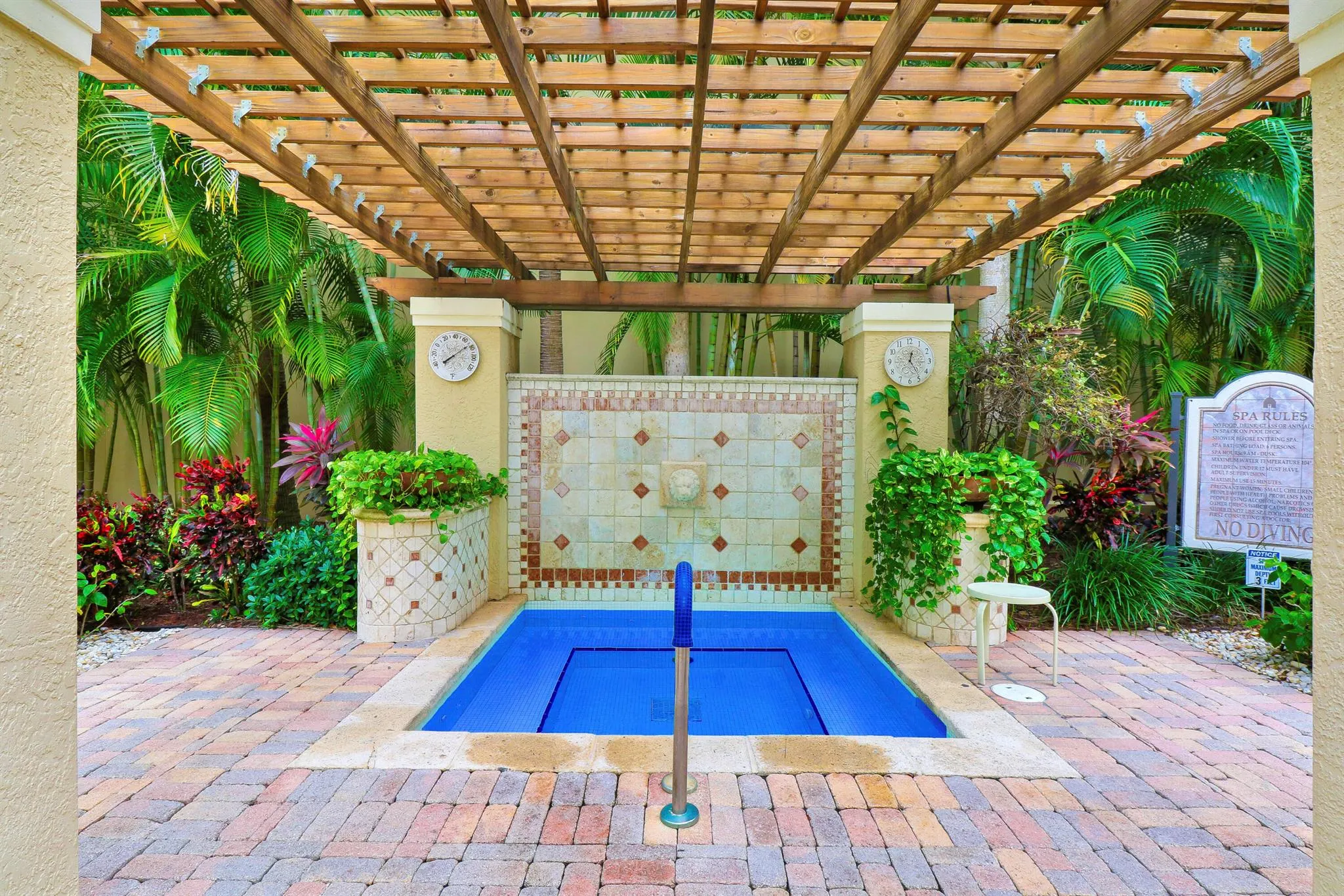 720 S Sapodilla Avenue, #208