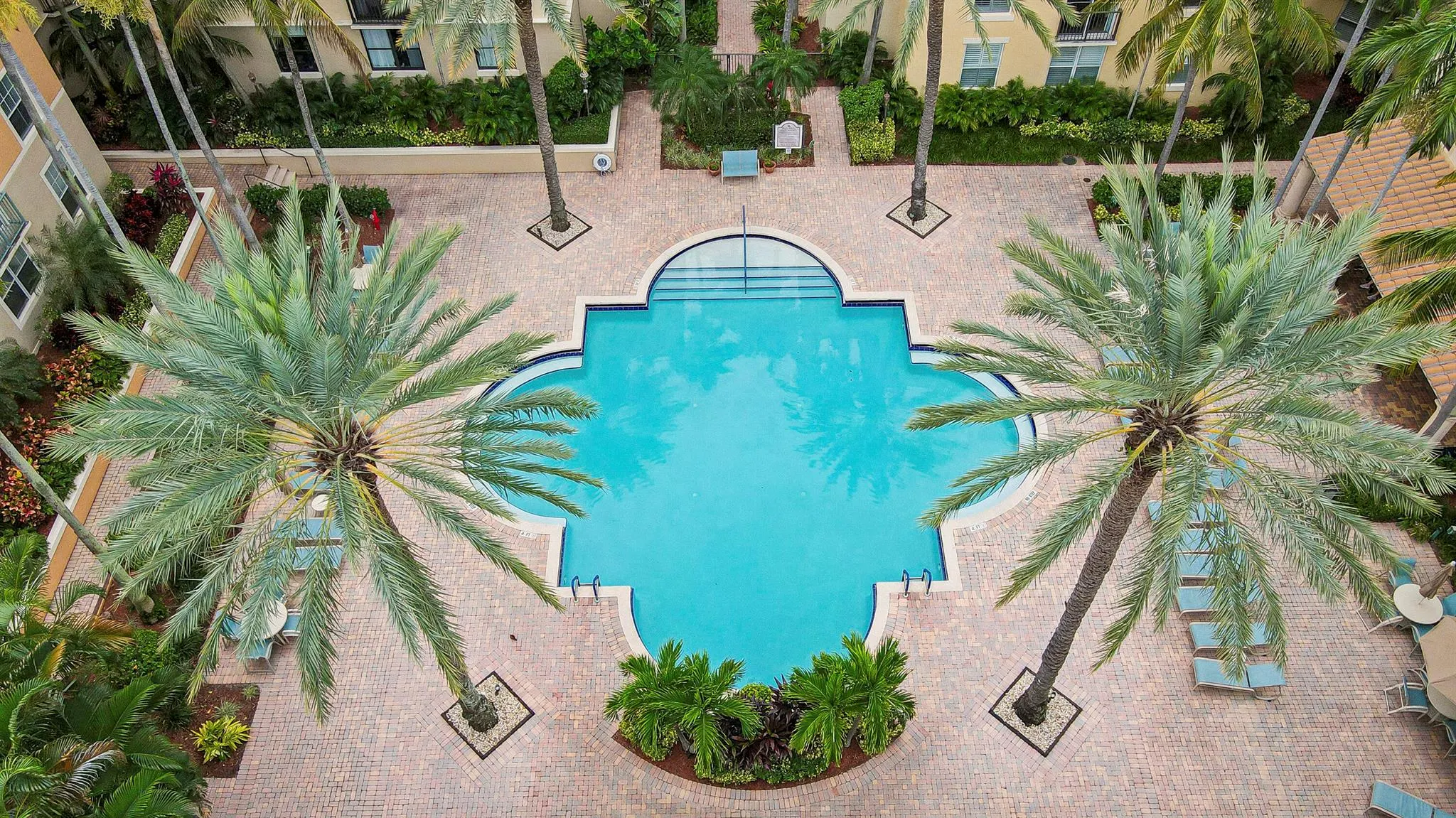 720 S Sapodilla Avenue, #208