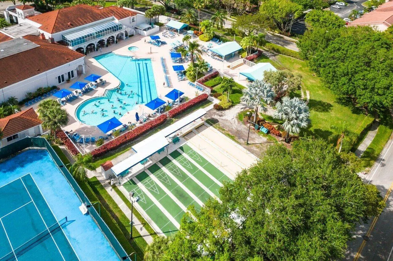 5135 Floria Drive, #H