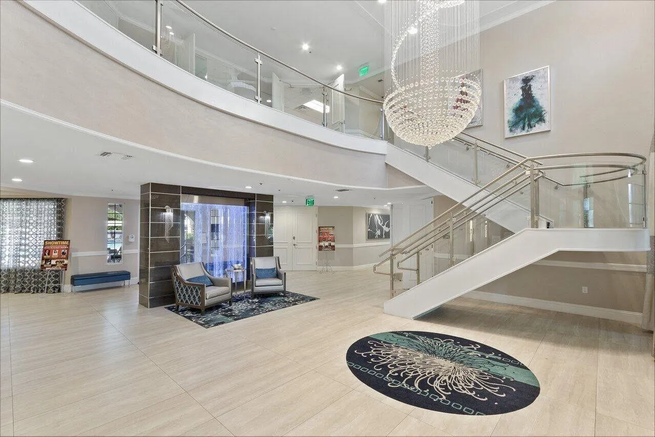 5135 Floria Drive, #H