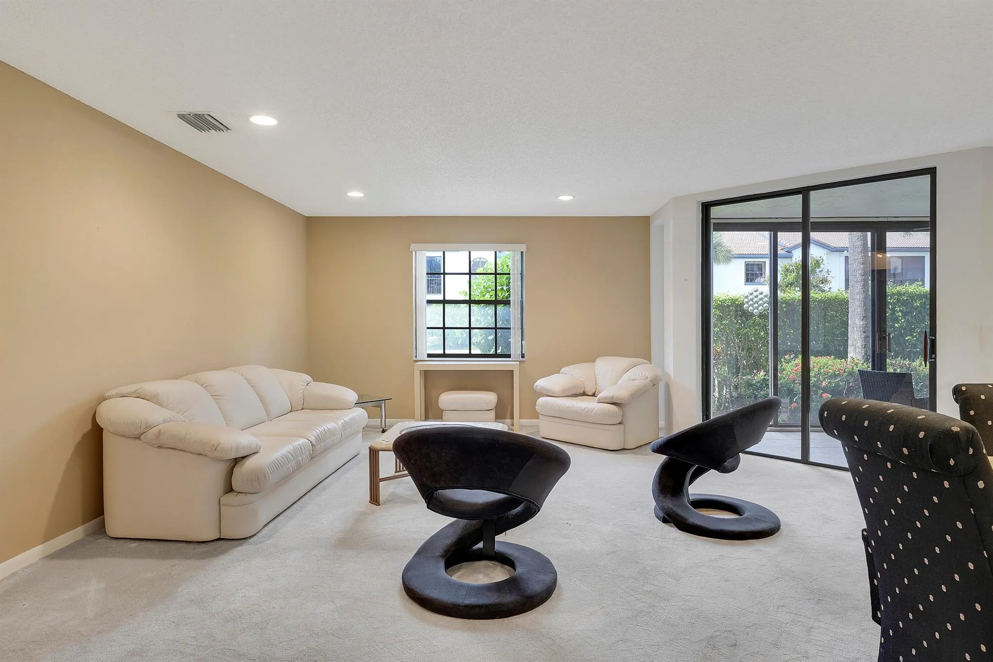 5135 Floria Drive, #H