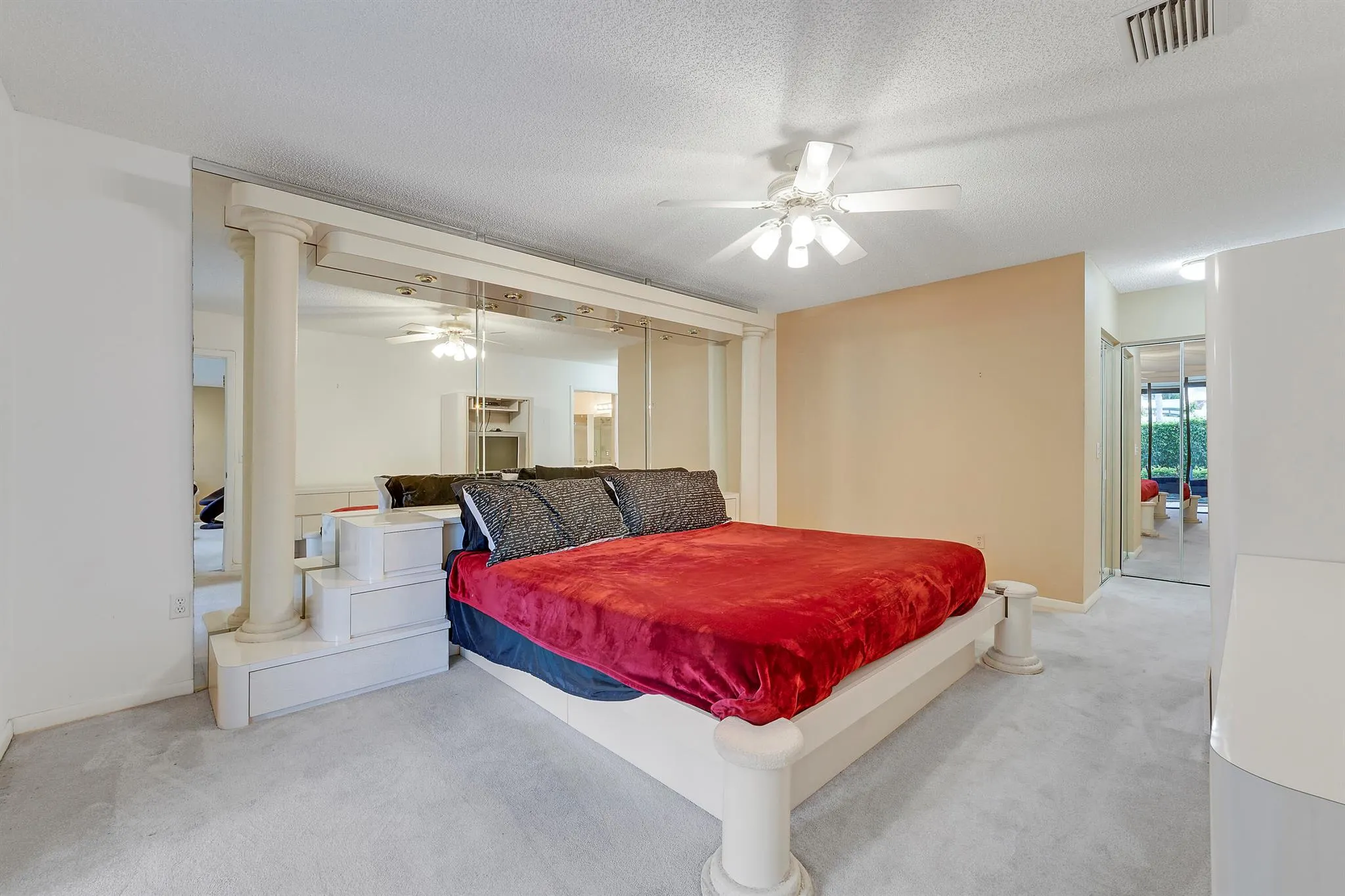 5135 Floria Drive, #H