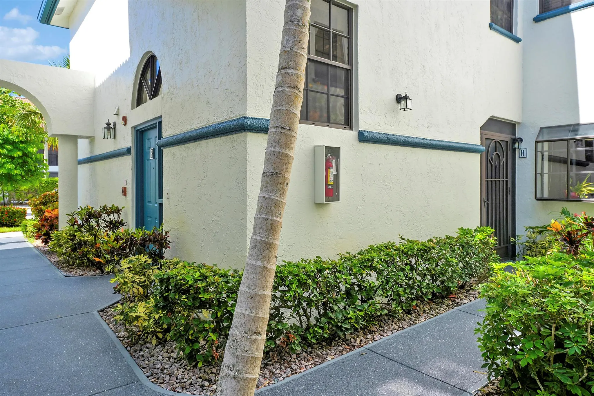 5135 Floria Drive, #H