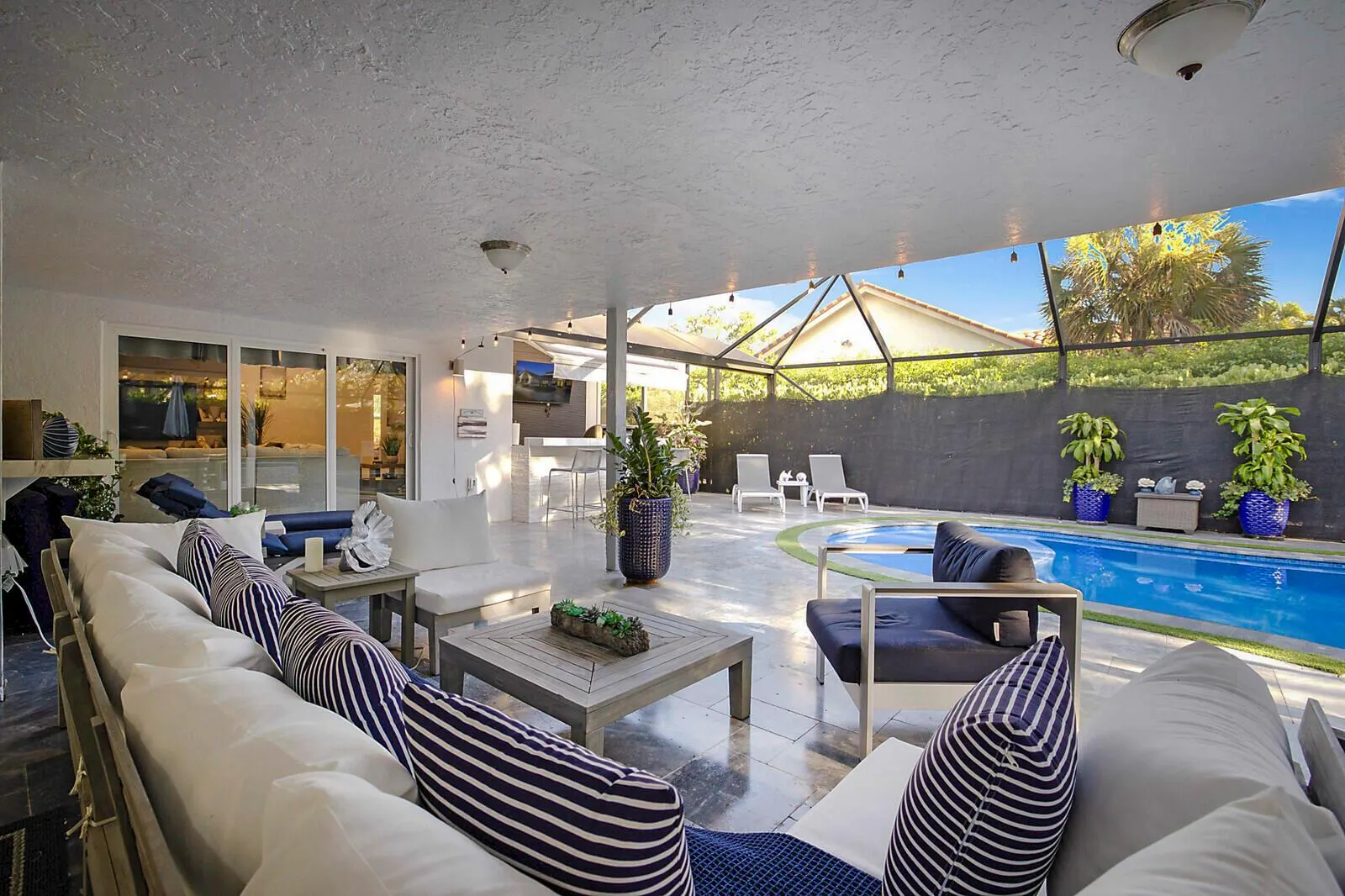 2155 Rabbit Hollowe Circle