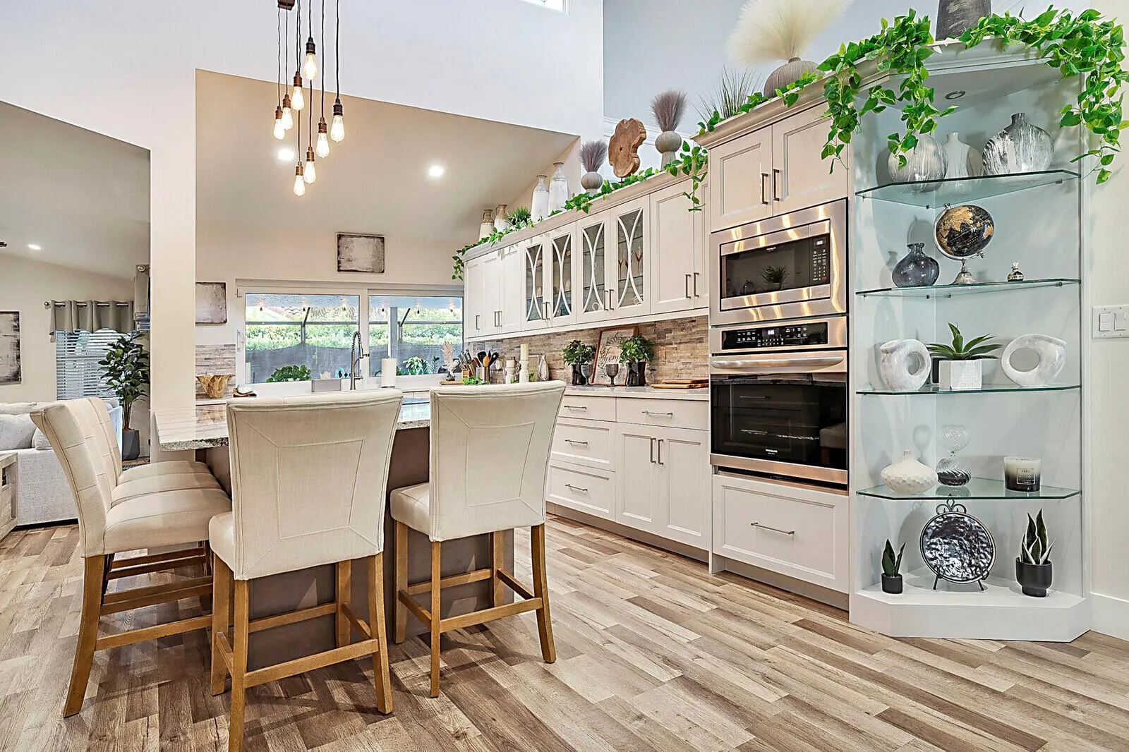 2155 Rabbit Hollowe Circle