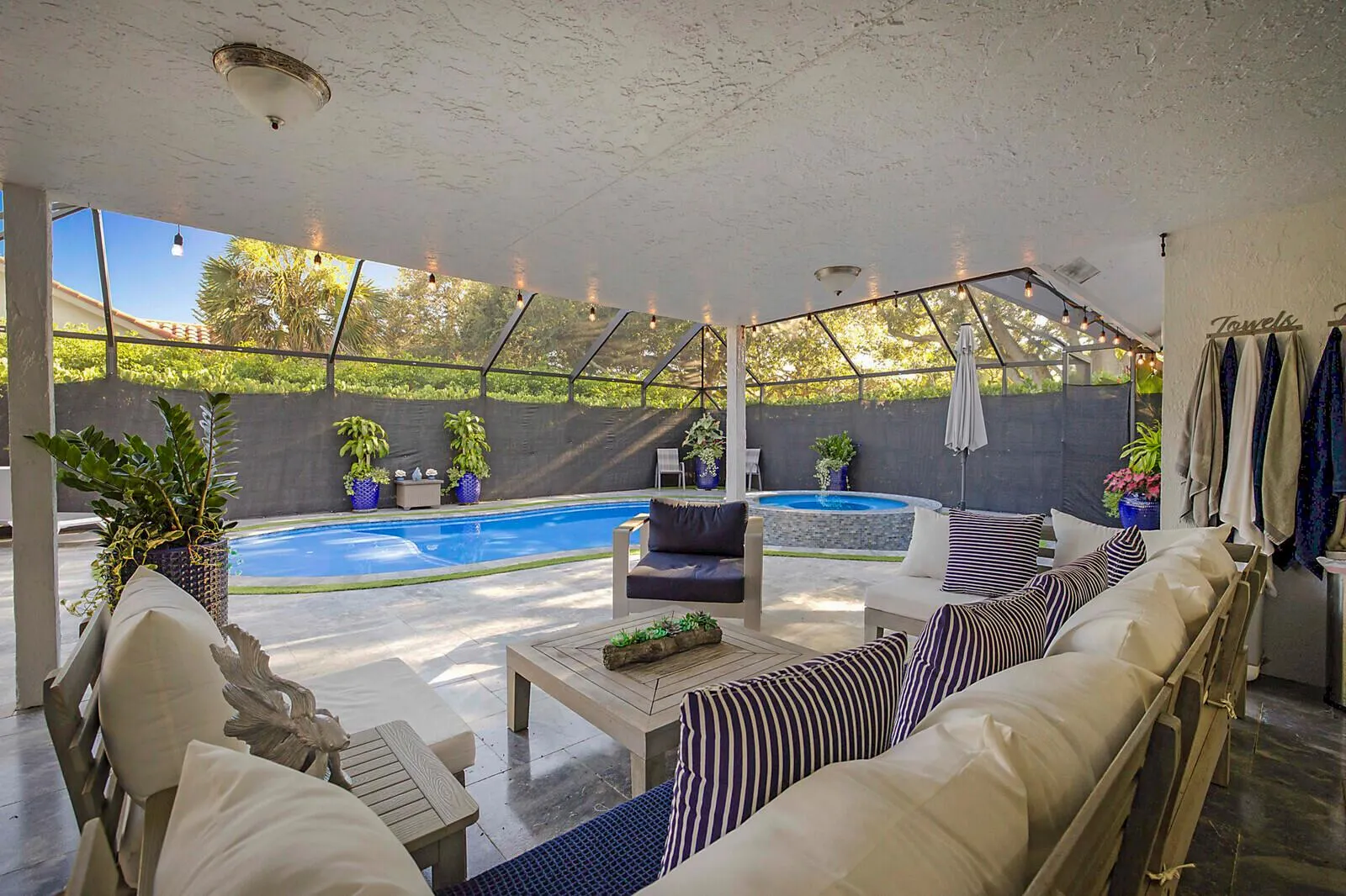 2155 Rabbit Hollowe Circle