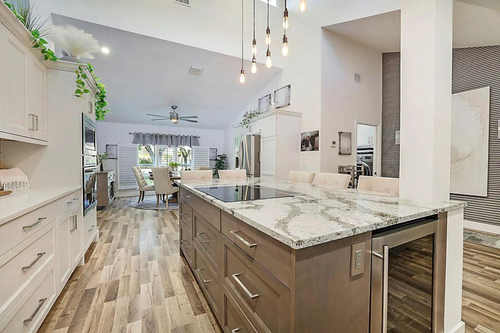 2155 Rabbit Hollowe Circle