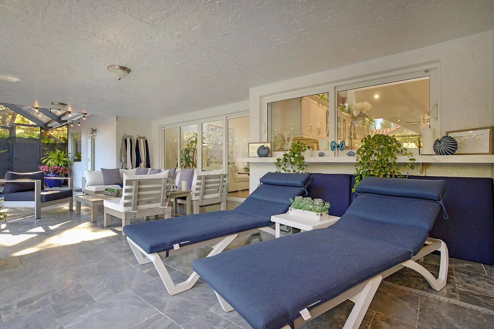 2155 Rabbit Hollowe Circle
