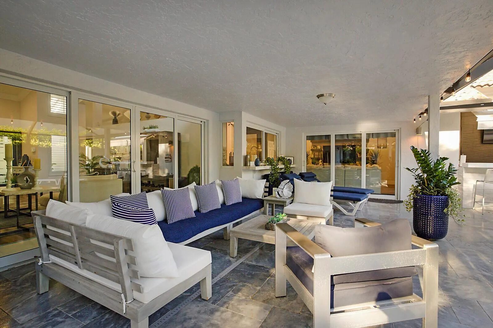 2155 Rabbit Hollowe Circle