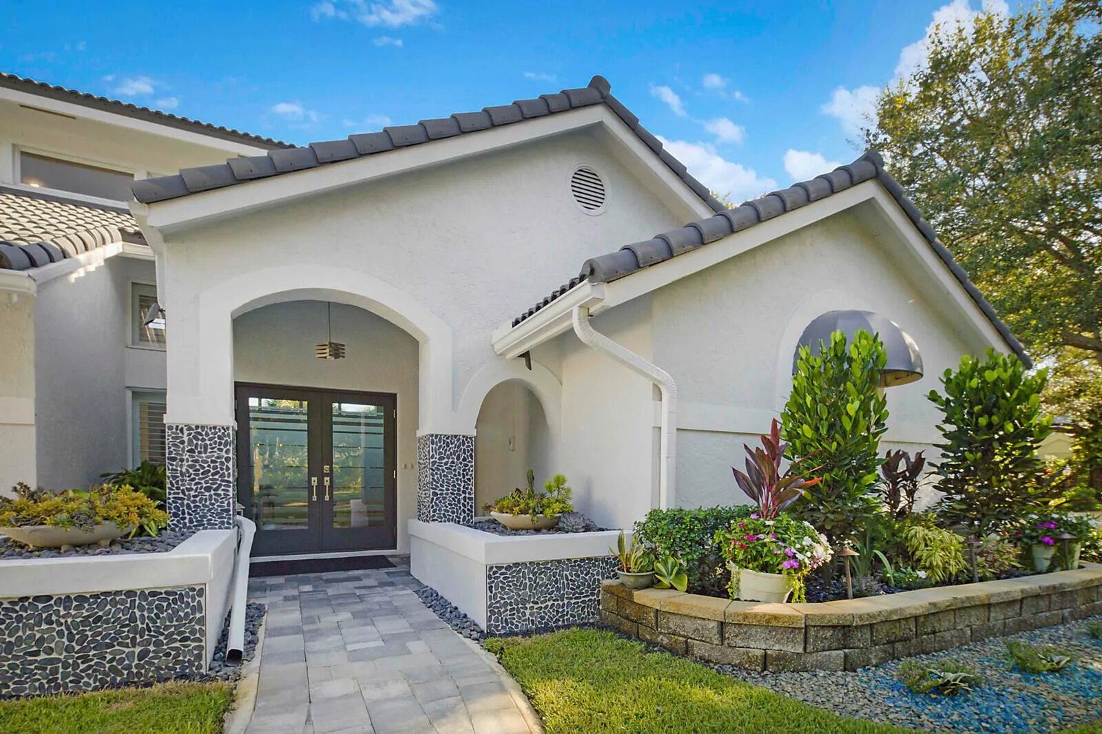 2155 Rabbit Hollowe Circle
