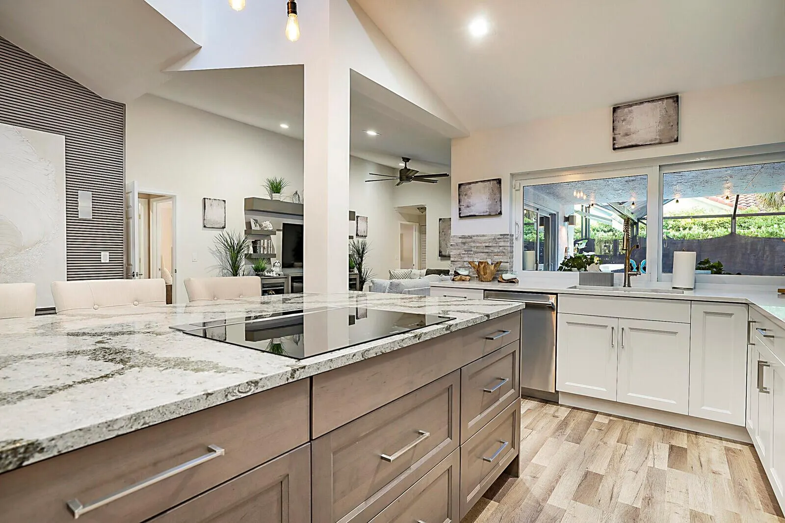 2155 Rabbit Hollowe Circle
