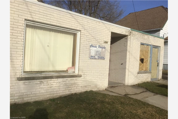 4541 Crysler Avenue, Niagara Falls
