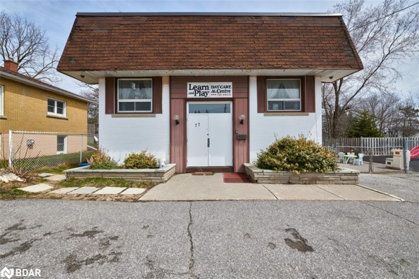 77 Eccles Street N, Barrie