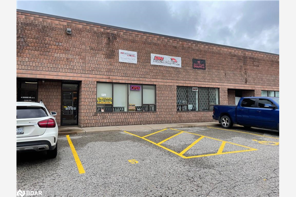 25 Saunders Road, Barrie
