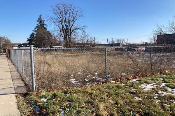 176 Robinson Street, Simcoe