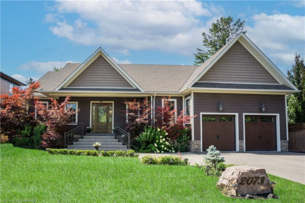 2073 Deramore Drive, Oakville