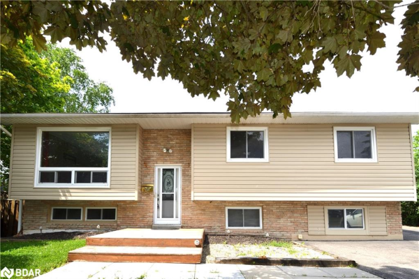 205 Pine Drive, Barrie