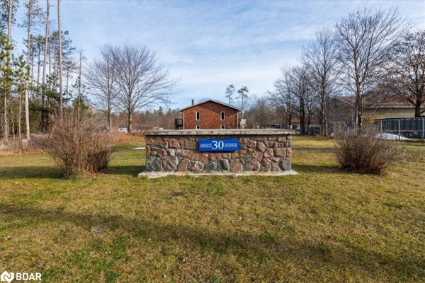 30 Spence Avenue, Springwater