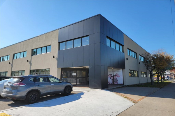 1130 Barton Street E, Hamilton