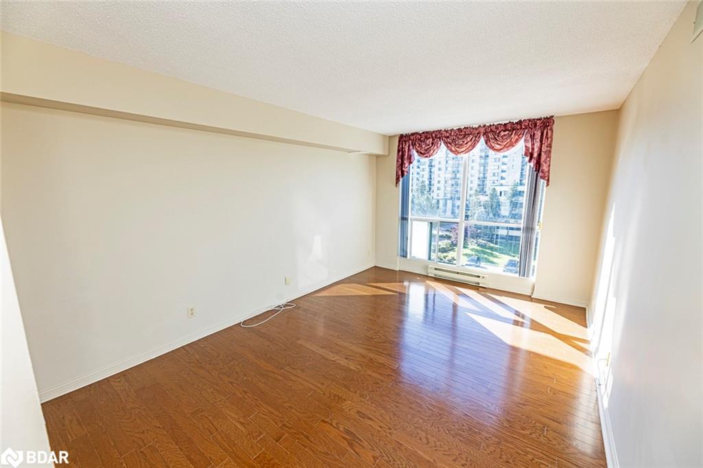 Listing 40360133 - Large Photo # 7