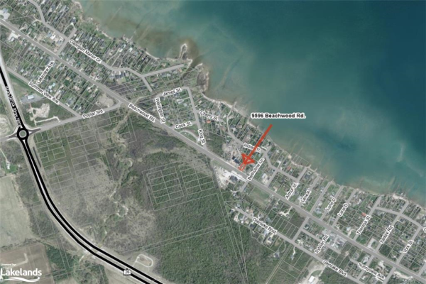 9596 Beachwood Road, Collingwood