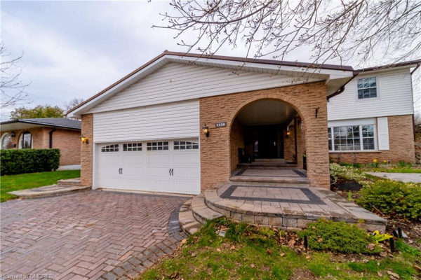 1125 Grand Boulevard, Oakville