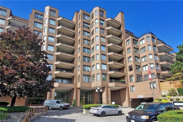 100 Lakeshore Road E, Oakville