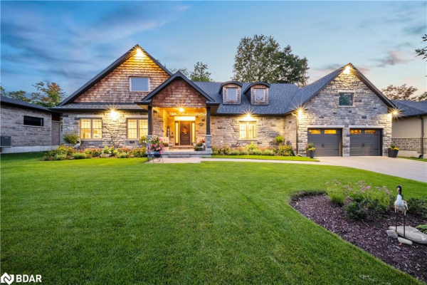 8 Gray Lane, Barrie