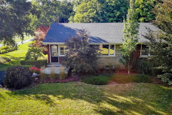 1005 1 Side Road, Burlington