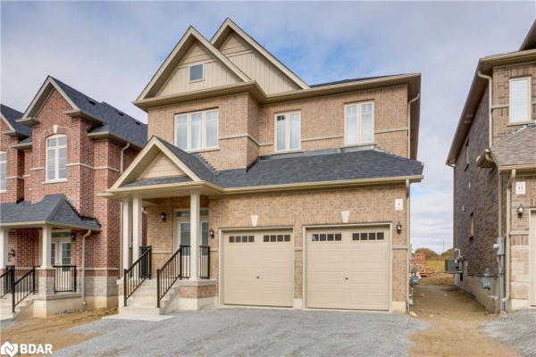 13 Copperhill Heights, Barrie