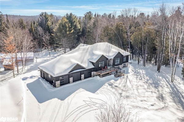 151 Mount Saint Louis Road E, Oro-Medonte