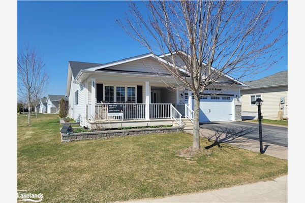 99 New York Avenue, Wasaga Beach