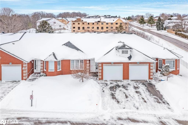 90 Thompsons Road, Penetanguishene