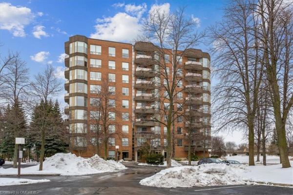 1905 Pilgrims Way, Oakville