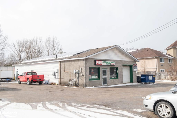 94 Main Street, Wasaga Beach