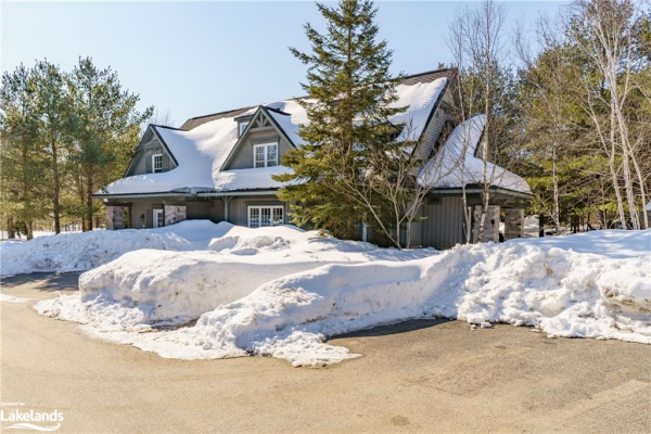 201 Glen Abbey Way, Seguin