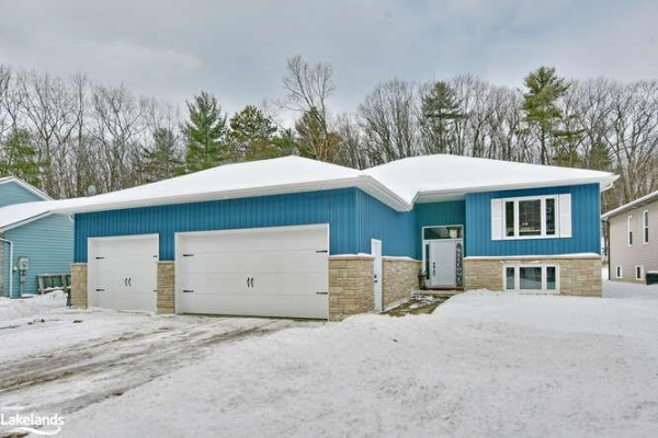 204 Golf Course Road, Wasaga Beach