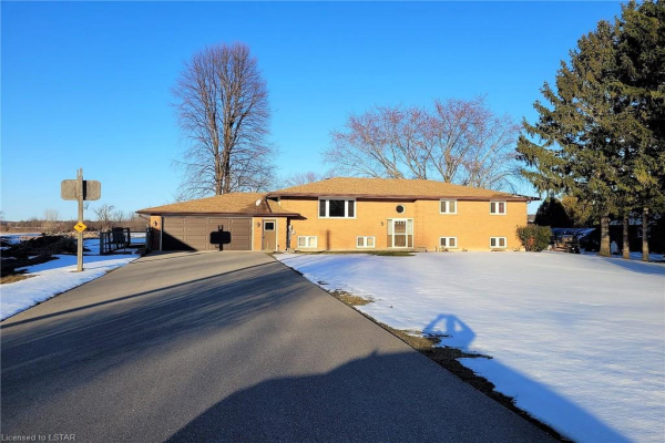 10236 Ford Road, St. Thomas