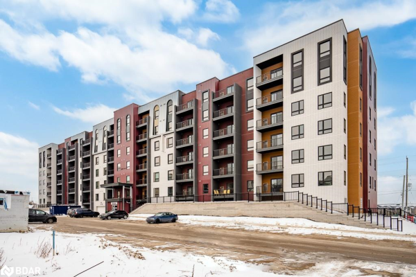 4 Spice Way, Barrie