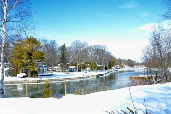 380 Oxbow Park Drive, Wasaga Beach