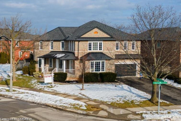 2097 Shorncliffe Boulevard, Oakville