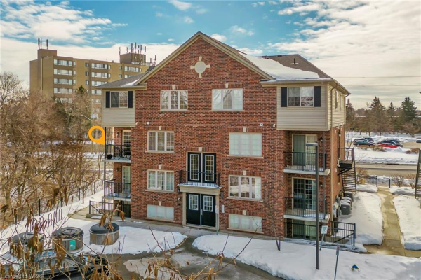 950 Highland Road W, Kitchener