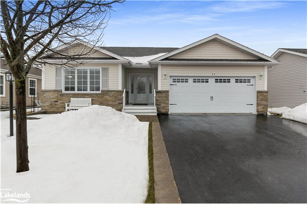 11 Marvin Gardens Boulevard, Wasaga Beach