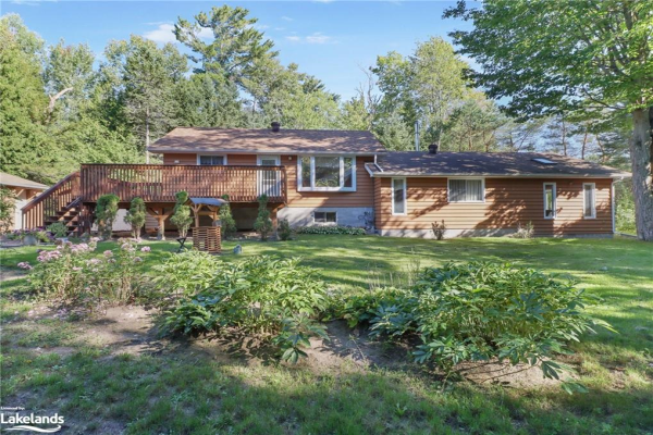 153 Deerbrook Drive, Wasaga Beach