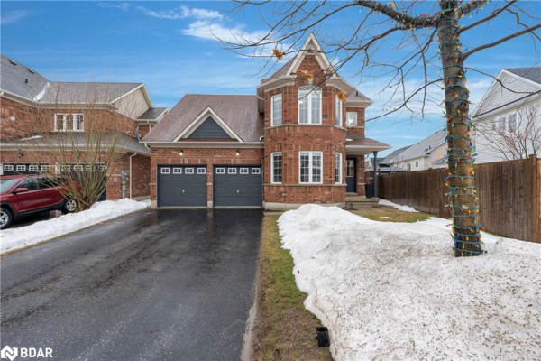 38 Maple Crown Terrace, Barrie
