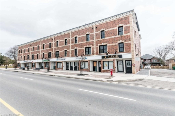 760 Lakeshore Road E, Mississauga