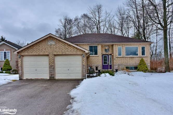 4 Kenwell Court, Wasaga Beach