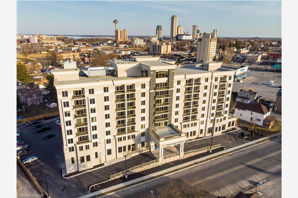 5698 Main Street, Niagara Falls