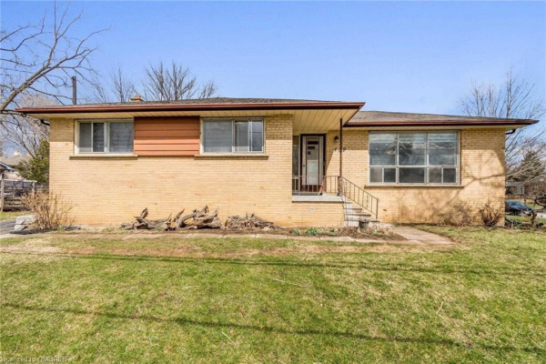 439 Lees Lane, Oakville